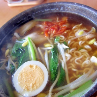 牡蠣とキムチほうれん草醤油ラーメン